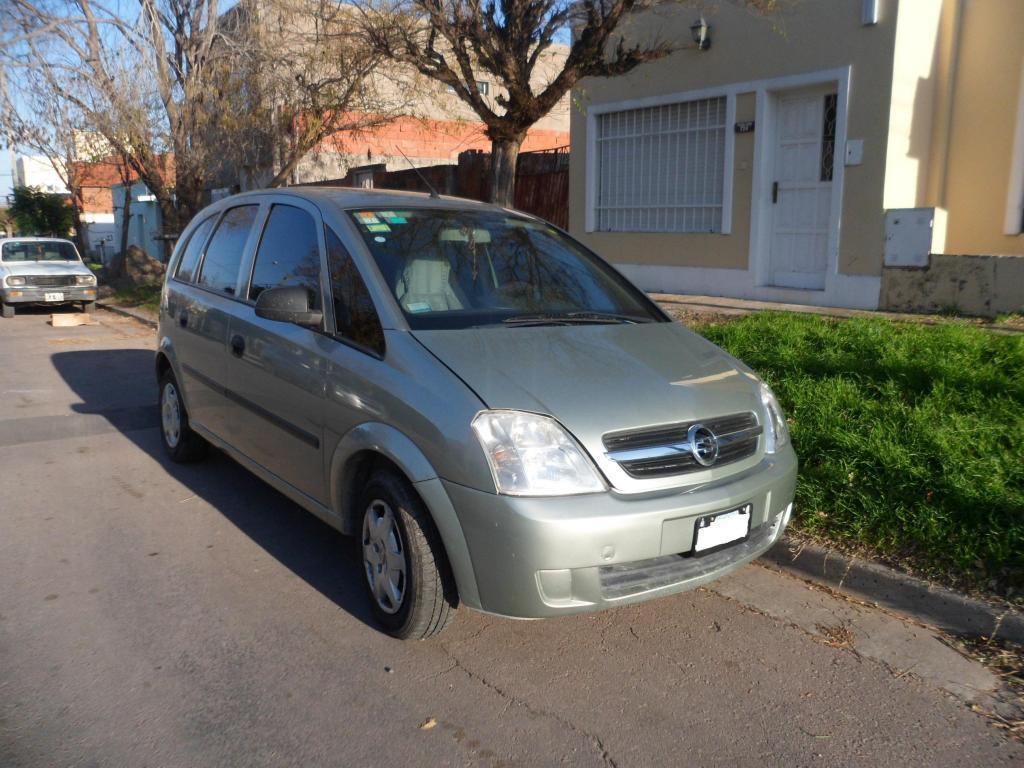 OPORTUNIDAD MERIVA UNICA CON 60 MIL KM ACEPTO MOTO