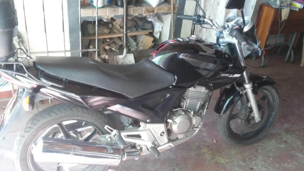 HONDA TWISTER 250 MUY BUENA CON 35 MIL KM ALARMA X28