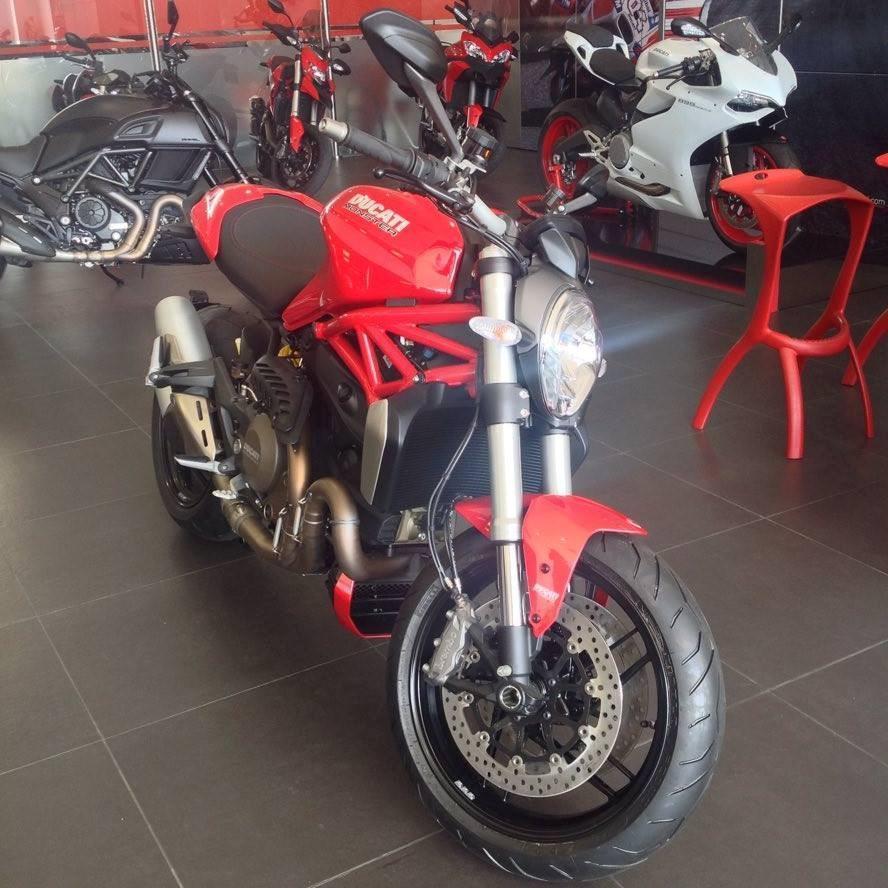 Ducati - Monster 1200