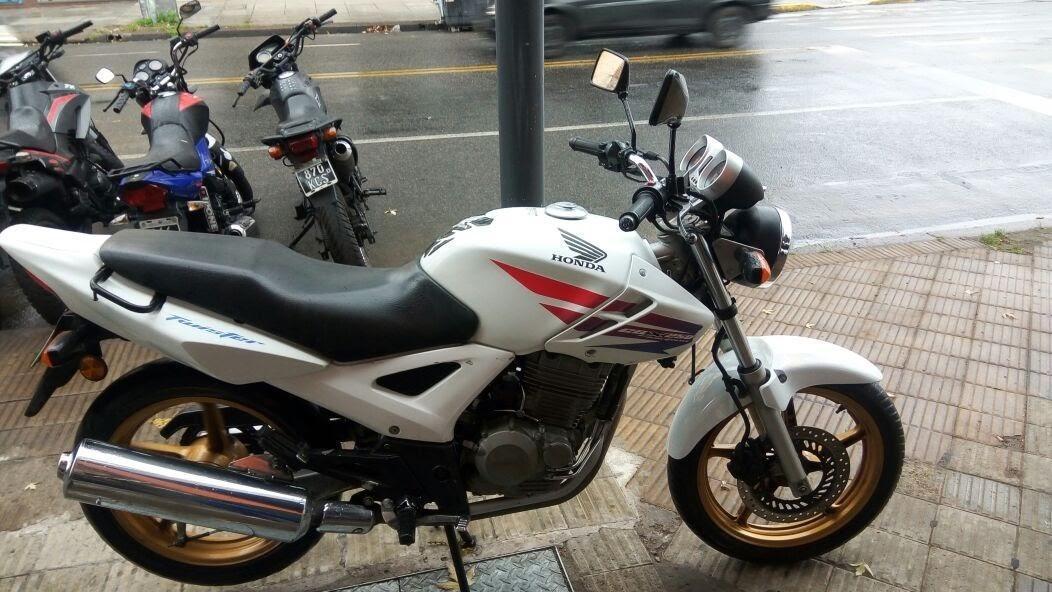 Honda Twister - Retiras Con $41000 - Tomo Motos