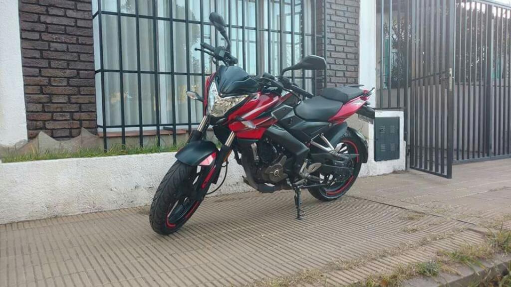 Impecable Bajaj Rouser 200 Ns