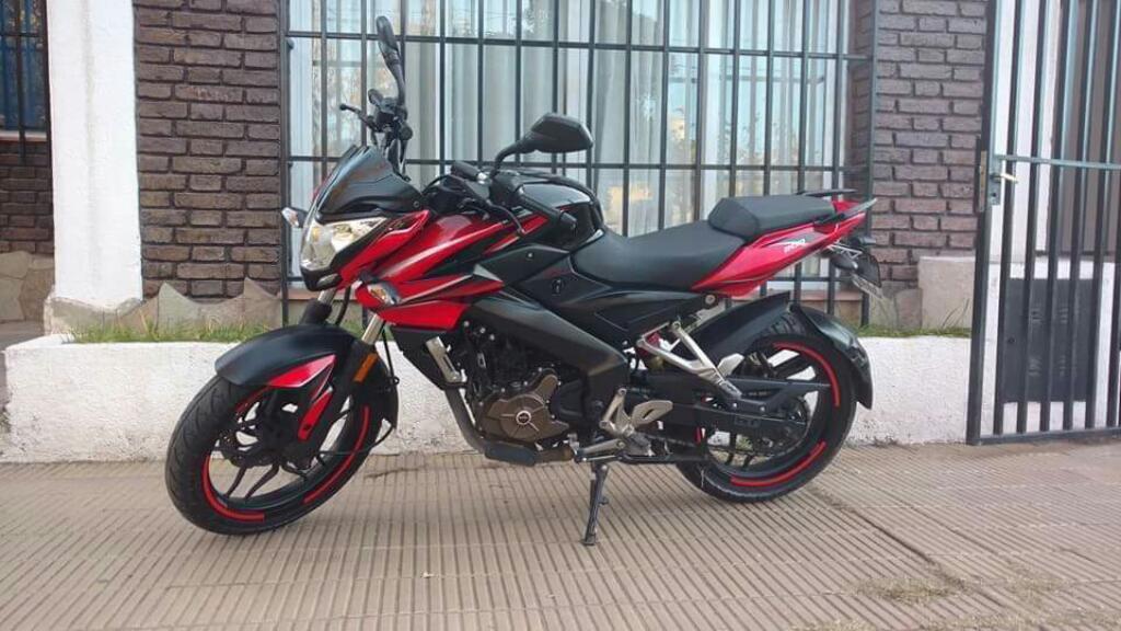 Impecable Bajaj Rouser 200 Ns