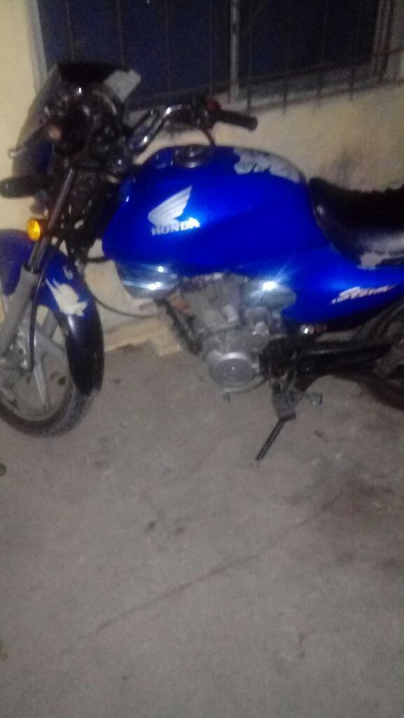 Vendo Moto Honda Storm 2008