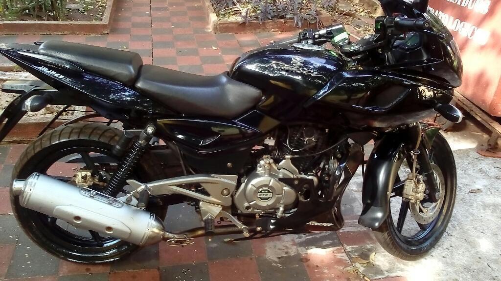 Vendo Bajaj Rouser 220f