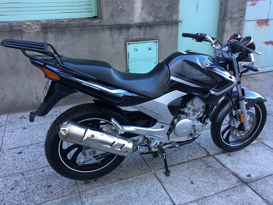 Yamaha ybr 250 año 2014 negra