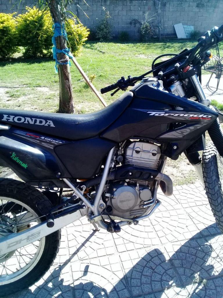 vendo honda tornado 250 impecable 2013