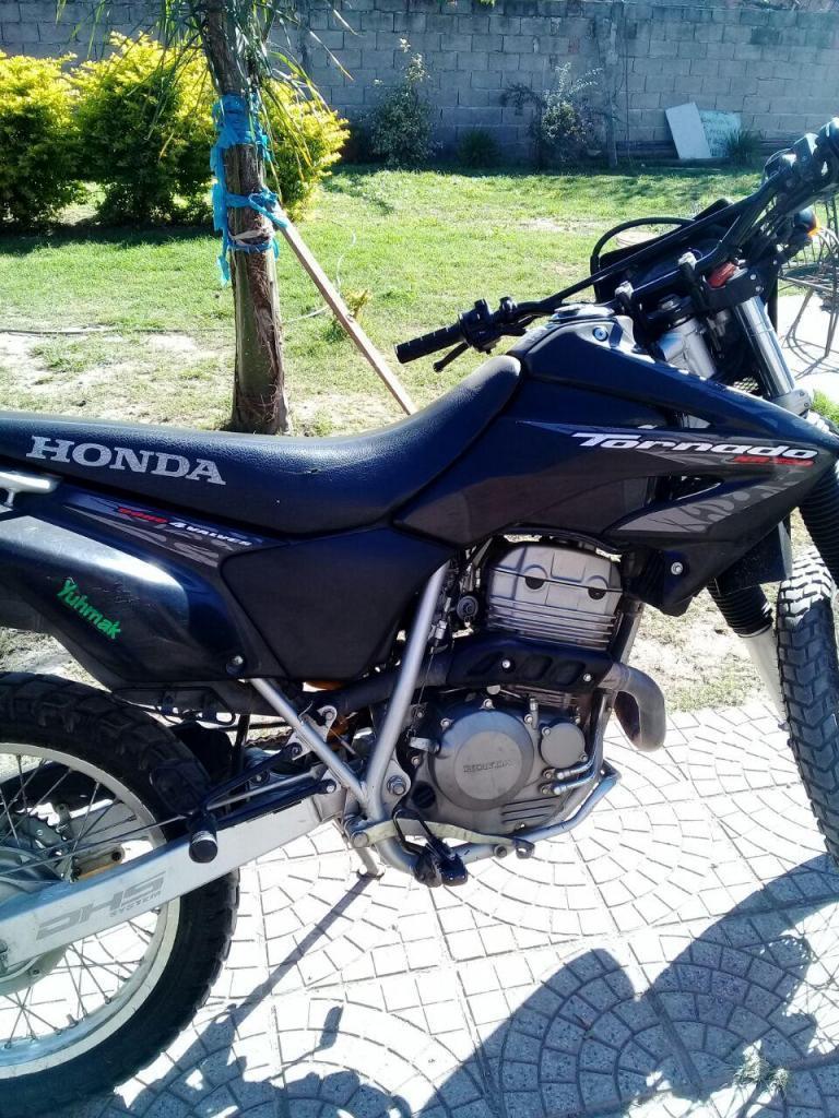 vendo honda tornado 250 impecable 2013