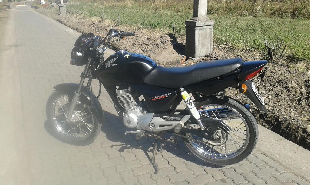 Vendo Cg Titan Modelo 2015