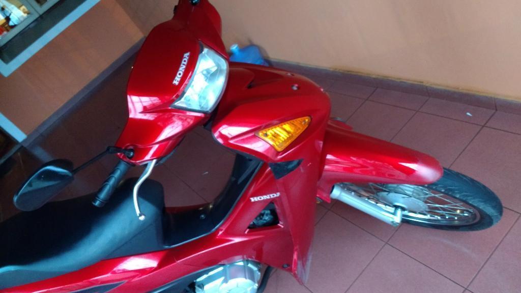 Vendo Honda Wave 2014 25mil Km 20000$ser