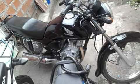 Vendo moto CB1 2013