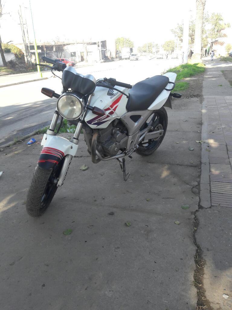 Vendo Urg Honda Twister 2010