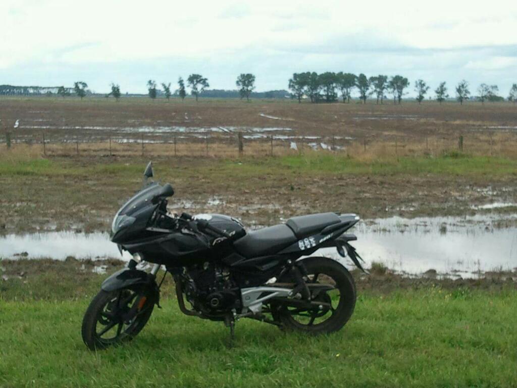 Vendo Rouser 220f 2011