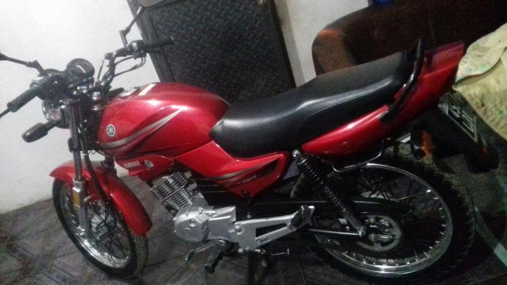 Vendo o Permuto YBR 125