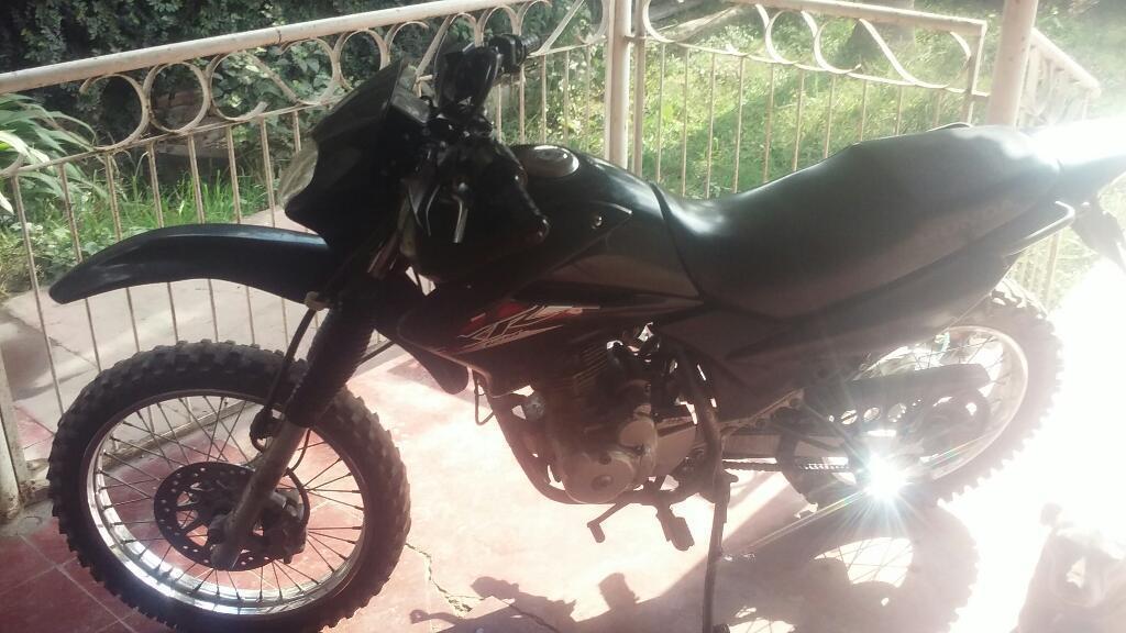 Vendo XR 125 recibo moto 110 y plata wasap 3815018768