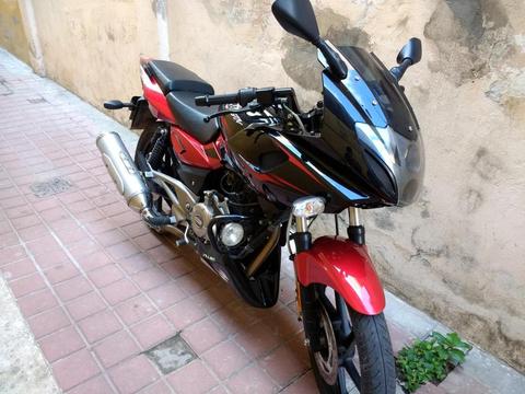 Rouser Bajaj 220F Exelente Estado Titular