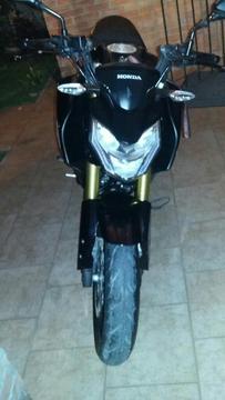 Vendo Moto Honda Cb190r Casi 0km