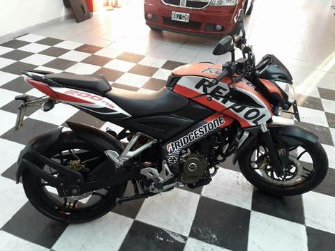 Rouser Ns 200