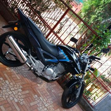 Vendo Honda Twister 2016