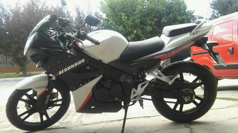 Moto Zanella Rx Naked Pista 200