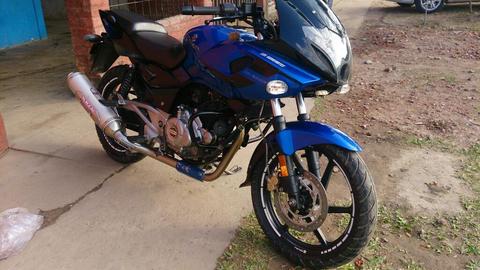 Vendo Rouser Bicolor 220f