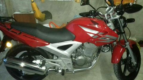 Vendo Honda Twister 250 M13