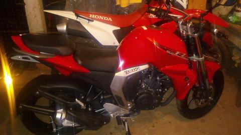 Vendo Fz Modelo 2017 con 8mil Kilomtros