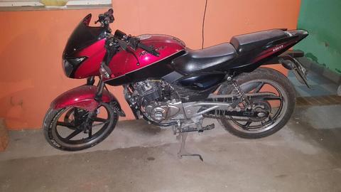 Bajaj Rouser 180cc