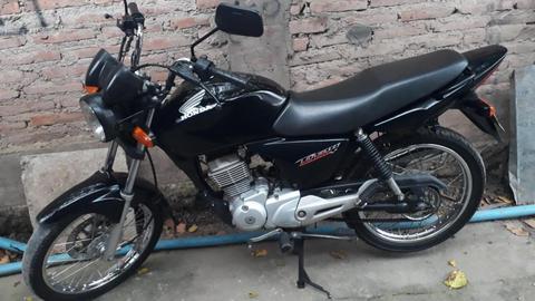 Vendo cg titan 150 mod.14 comunicarse al 3816719420