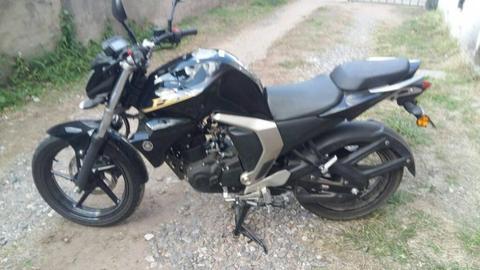 vendo yamaha fz160 año 2015 inyection 1500 kms