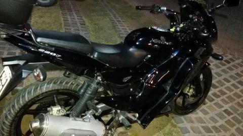 Vendo Bajaj Rouser 220f