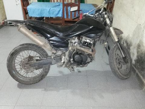 Vendo O Permuto Brava 200 Motard