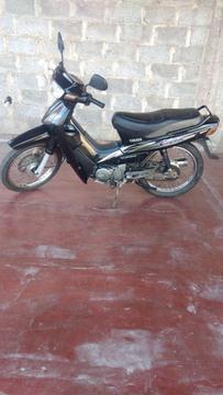 vendo Yamaha Crypton año 2010 $ 13.000