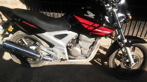 Twiter 2013 en Perfecto Estado Urgente