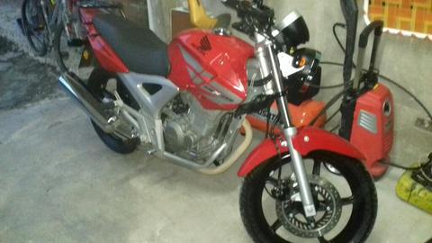 Vendo Honda Twister 250 M13