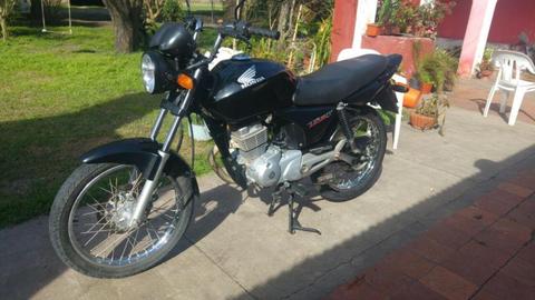 Moto honda cg titan, modelo 2014, papeles al día, kilómetros 26600