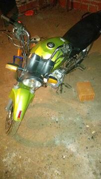 Permutuo Moto Exelente Estado Que Ahi Hh