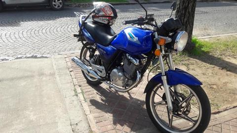 SUZUKI EN 125 2 A UNICO DUENO,MODELO 2013 PAPELES AL DIA