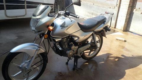 Vendo Honda Storm Impecable