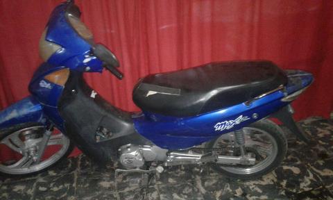 Vendo Moto 125 en Buen Estado