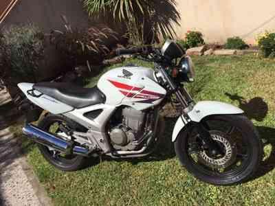 Dueña Vende Honda Twister con 4000 Km