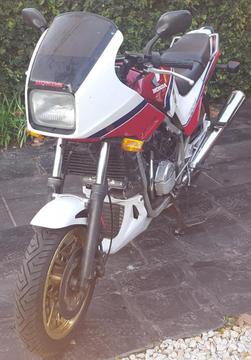 vendo o permuto tomo moto o auto en parte de pago