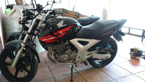 VENDO solo VENDO!!! HONDA TWISTER 250cc MOD 2012