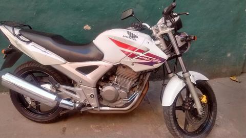 Vendo Moto Modelo 2012