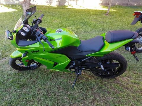 Vendo Kawasaki Ninja 250 Impecable!!