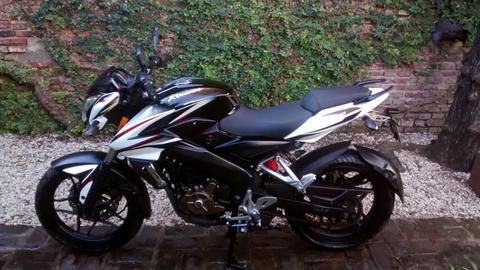 Bajaj Rouser NS 200 modelo 2014