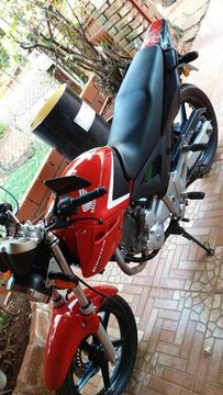 Vendo Honda Twister 2014 Impecable