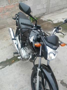 HONDA TITAN 150c 2015 con 15mil km. $36mil. Muy buen estado con todos los papeles