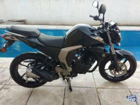 Moto Fz 2016 Se Permuta por Materiales