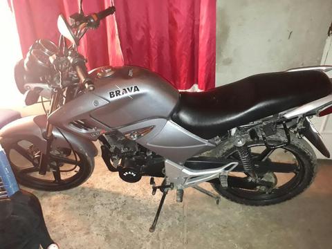 Moto Brava 150 Altino