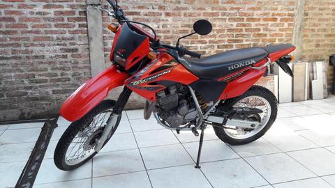 Vendo honda tornado 2013 impecable recibo moto